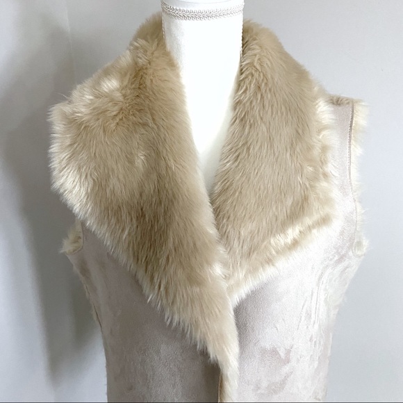Loft Beige Faux Fur Reversible Vest - Picture 5 of 8
